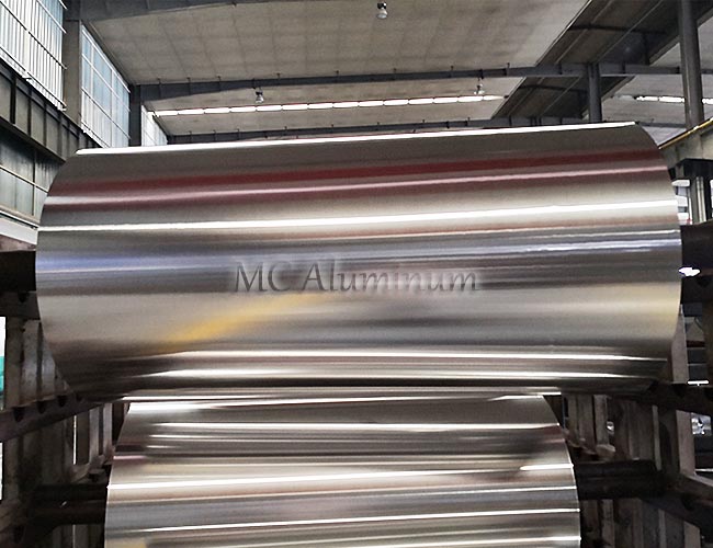 The difference between single-sided glossy aluminum foil and double-sided glossy aluminum foil
